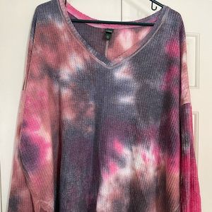Wild fable extra large like new tie-dye V-neck